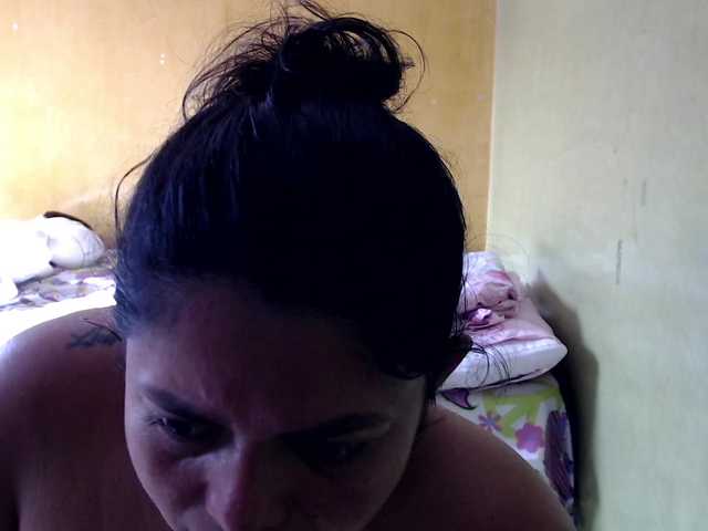 mia-naughty live cam on BongaCams