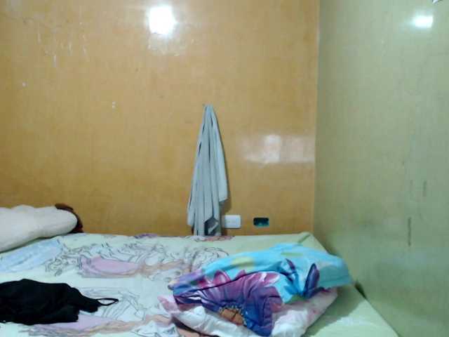 mia-naughty live cam