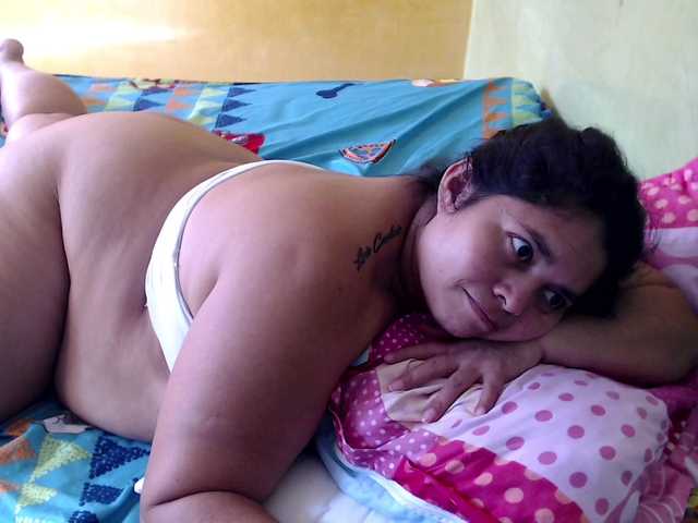 mia-naughty live cam preview