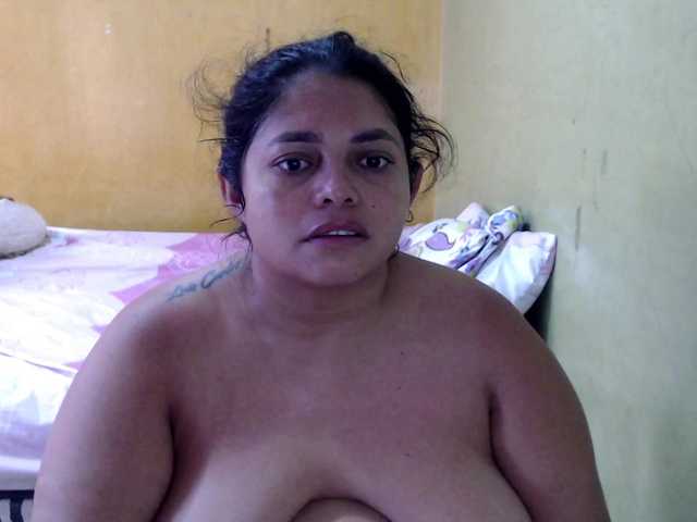 mia-naughty live cam on BongaCams