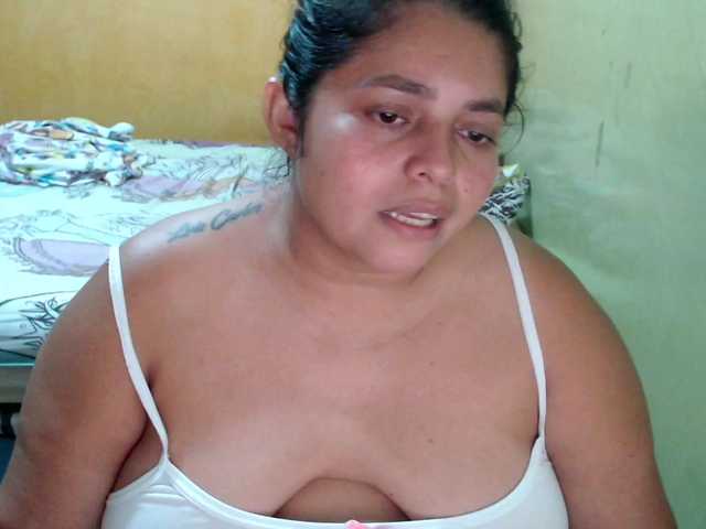 mia-naughty live cam on BongaCams