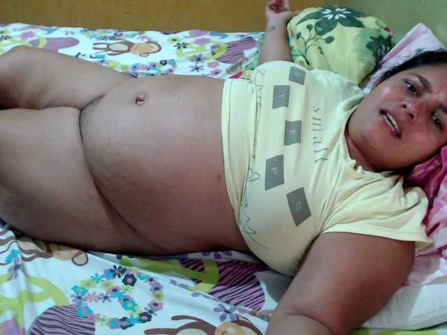 mia-naughty live cam on BongaCams