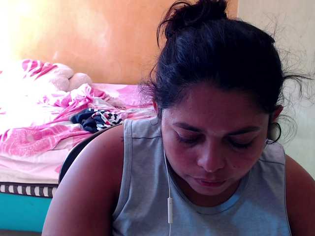 mia-naughty live cam on BongaCams