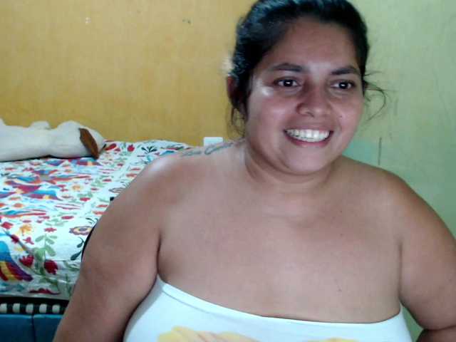 mia-naughty live cam on BongaCams