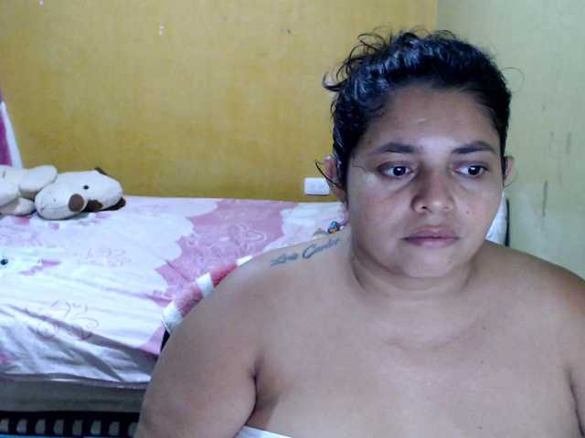 mia-naughty live cam on BongaCams