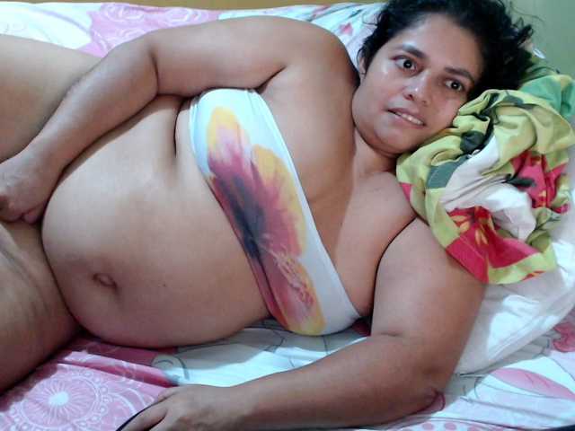 mia-naughty live cam on BongaCams