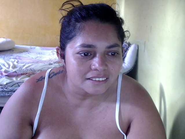 mia-naughty live cam on BongaCams