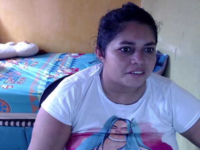 mia-naughty live cam on BongaCams
