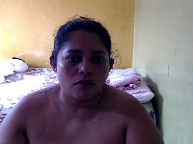 mia-naughty live cam on BongaCams