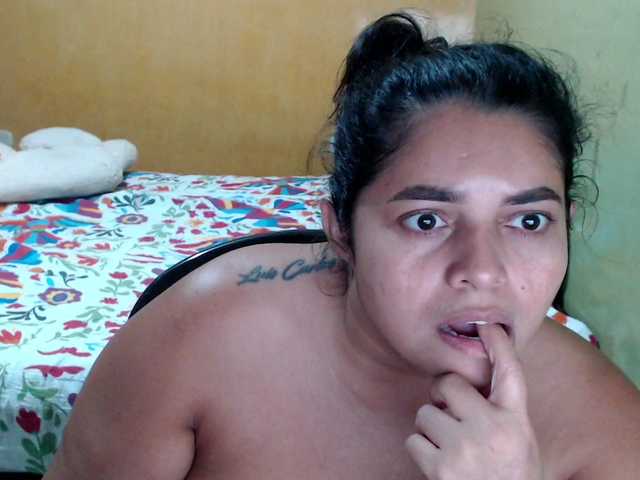 mia-naughty live cam on BongaCams