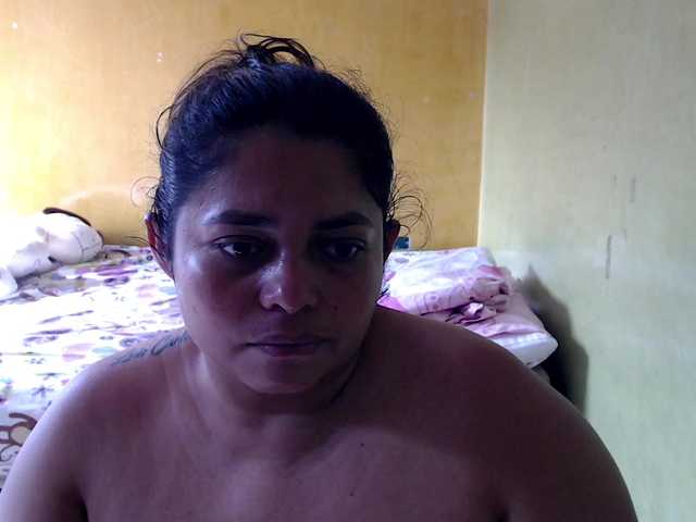 mia-naughty live cam on BongaCams