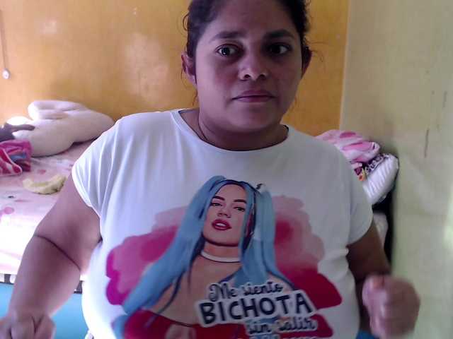 mia-naughty live cam on BongaCams