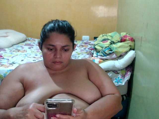 mia-naughty live cam on BongaCams