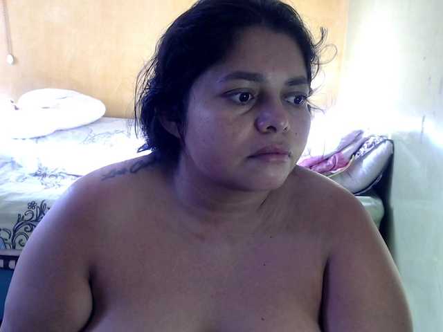 mia-naughty live cam on BongaCams
