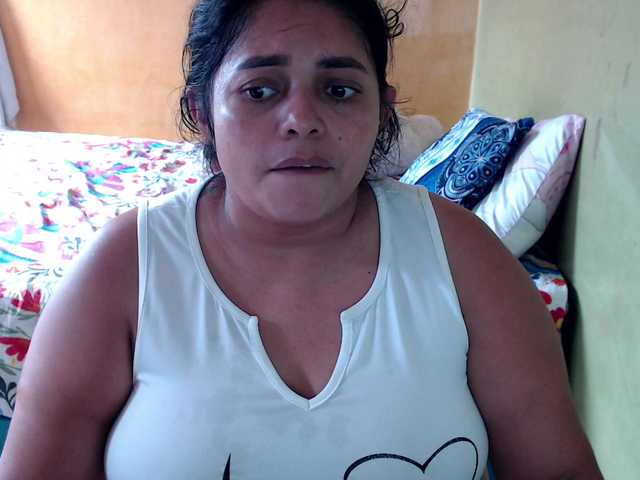mia-naughty live cam on BongaCams