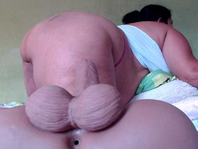 mia-naughty live cam on BongaCams