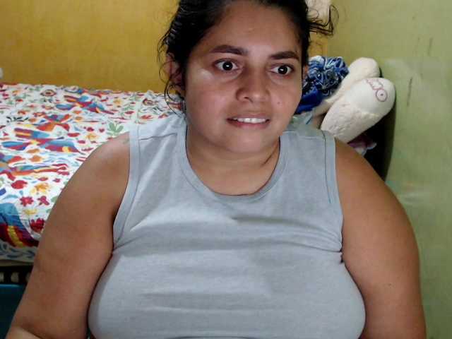 mia-naughty live webcam show