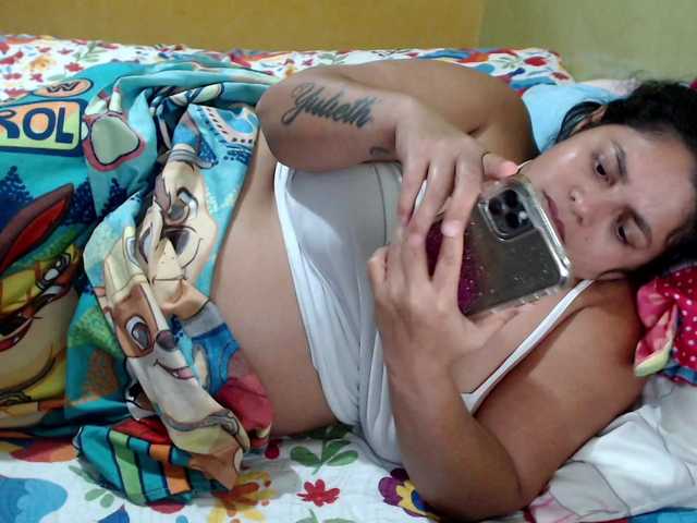 mia-naughty live cam on BongaCams
