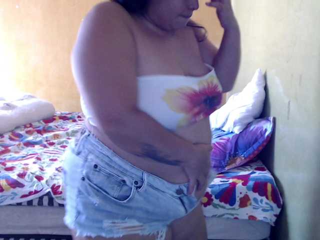 mia-naughty live webcam show