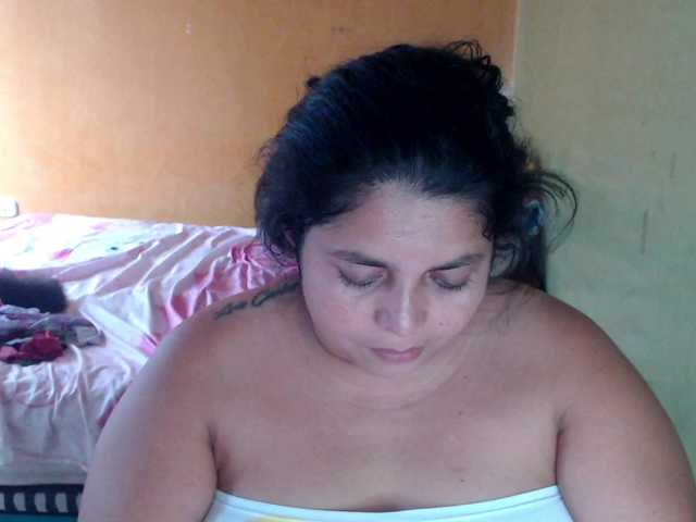 mia-naughty live cam on BongaCams