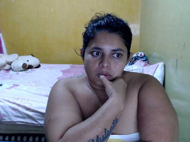 mia-naughty live cam on BongaCams
