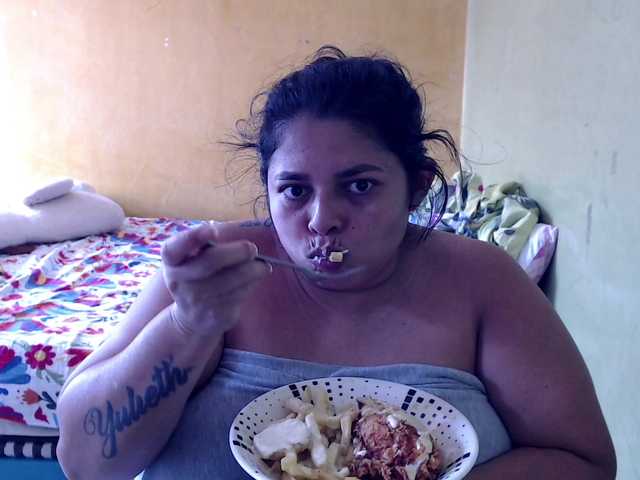 mia-naughty live cam on BongaCams
