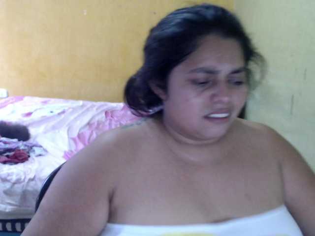 mia-naughty live cam on BongaCams