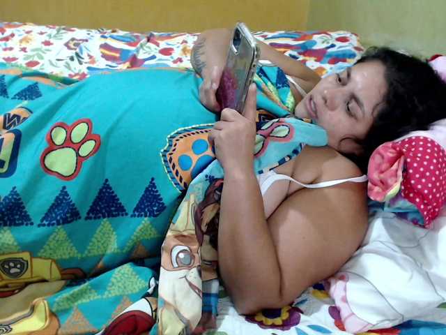 mia-naughty live cam on BongaCams