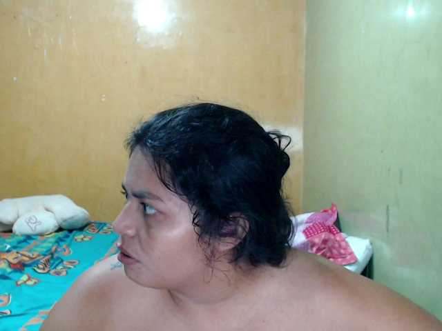 mia-naughty live cam on BongaCams