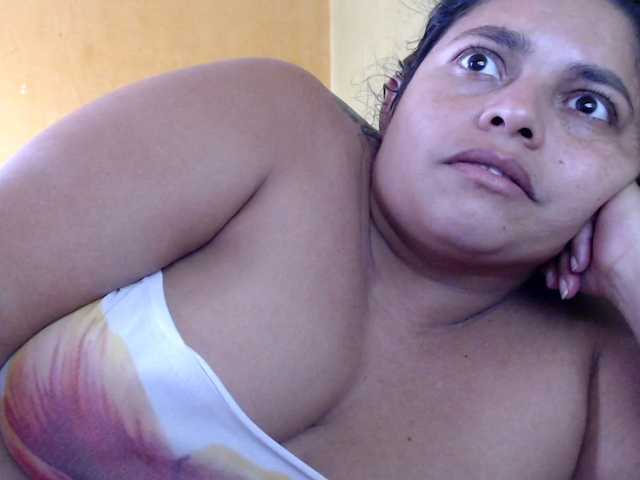 mia-naughty live cam on BongaCams