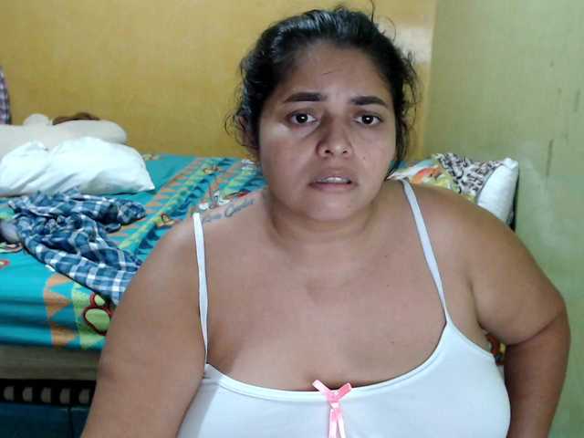 mia-naughty live cam on BongaCams