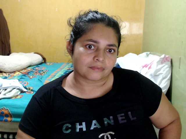 mia-naughty live cam on BongaCams
