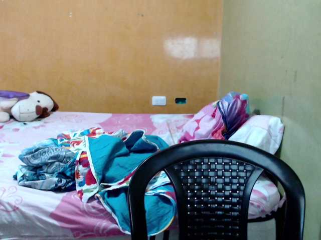 mia-naughty live cam on BongaCams