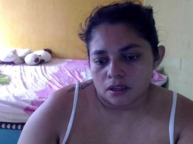 mia-naughty live cam preview
