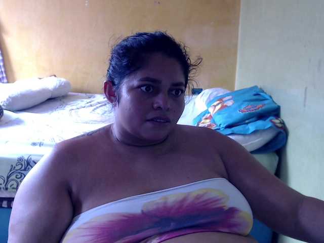 mia-naughty live cam on BongaCams
