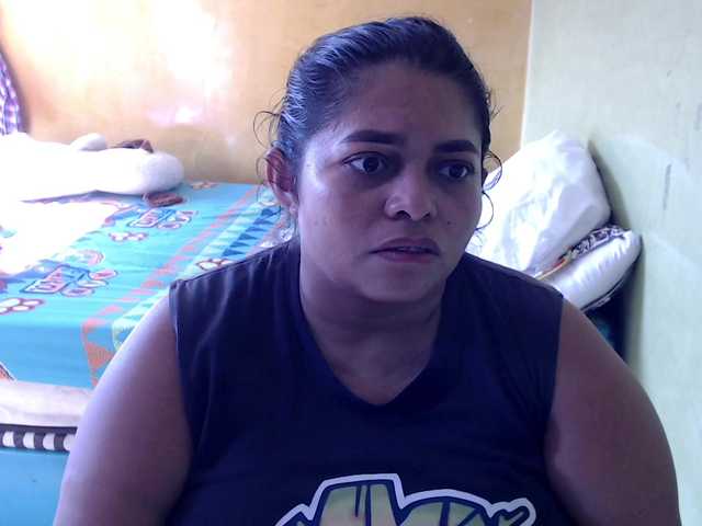 mia-naughty live cam on BongaCams