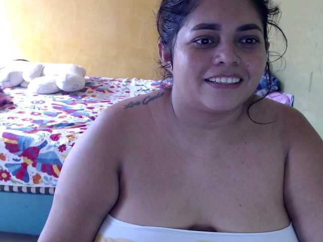 mia-naughty live webcam show
