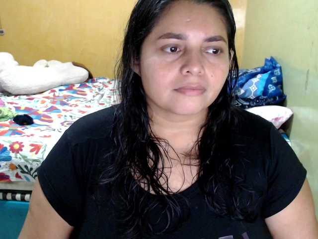 mia-naughty live cam on BongaCams