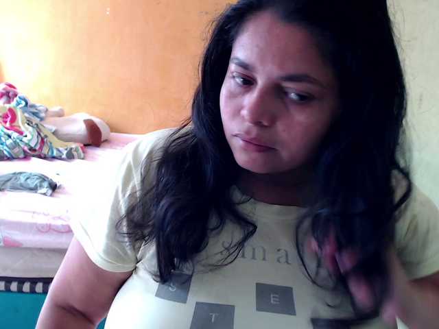 mia-naughty live cam on BongaCams