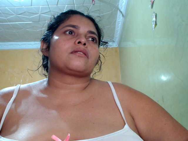 mia-naughty live cam on BongaCams
