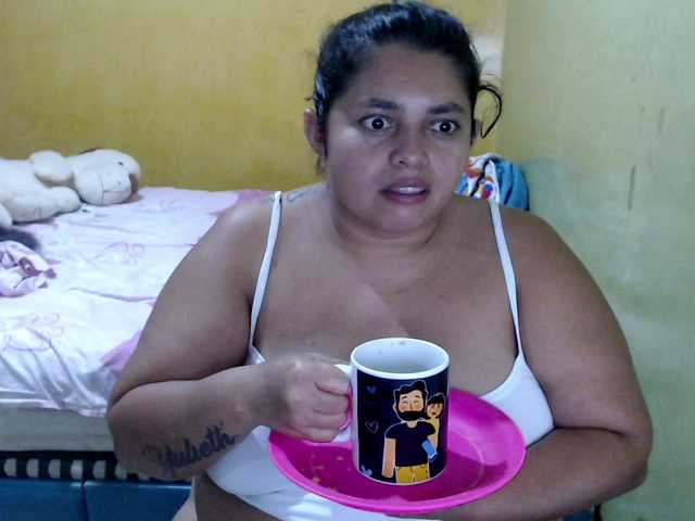 mia-naughty live cam on BongaCams