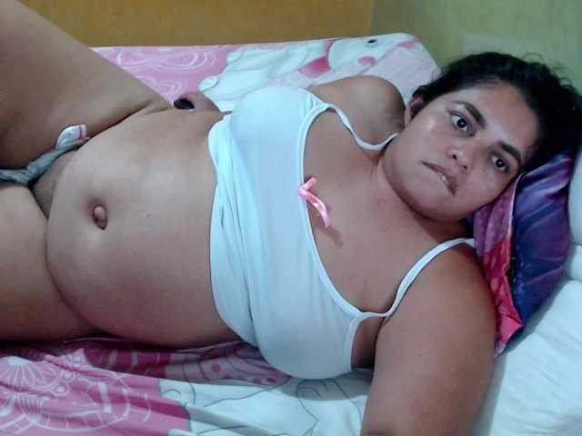 mia-naughty live cam preview