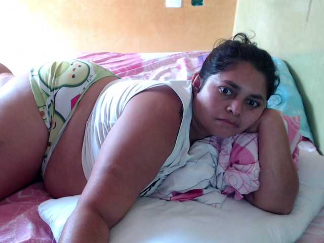 mia-naughty live cam preview