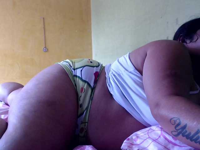 mia-naughty live cam on BongaCams