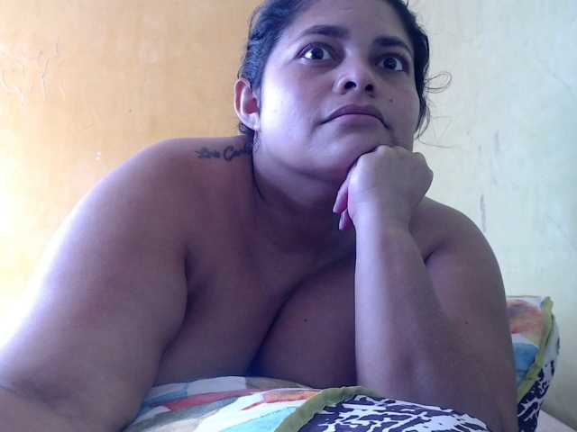 mia-naughty live cam on BongaCams