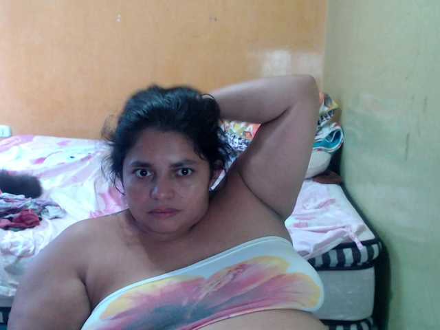 mia-naughty live cam on BongaCams