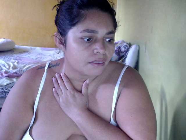 mia-naughty live cam on BongaCams