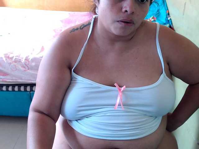 mia-naughty live cam on BongaCams
