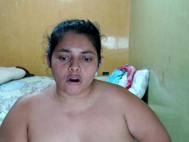 mia-naughty live cam
