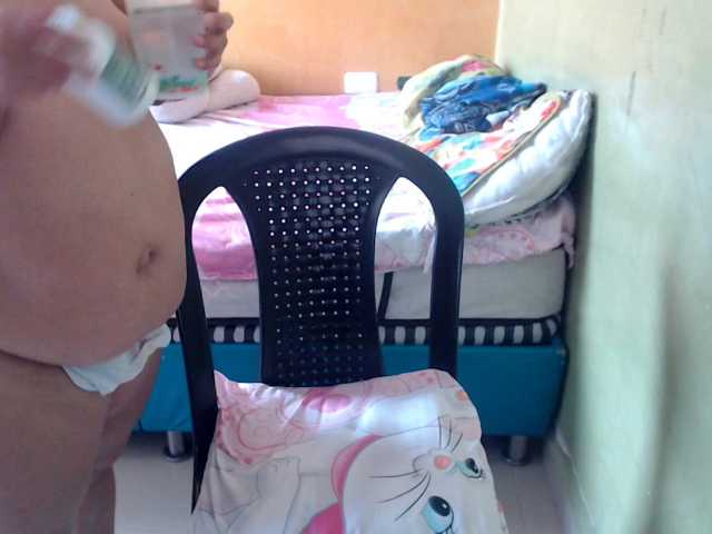 mia-naughty live cam on BongaCams